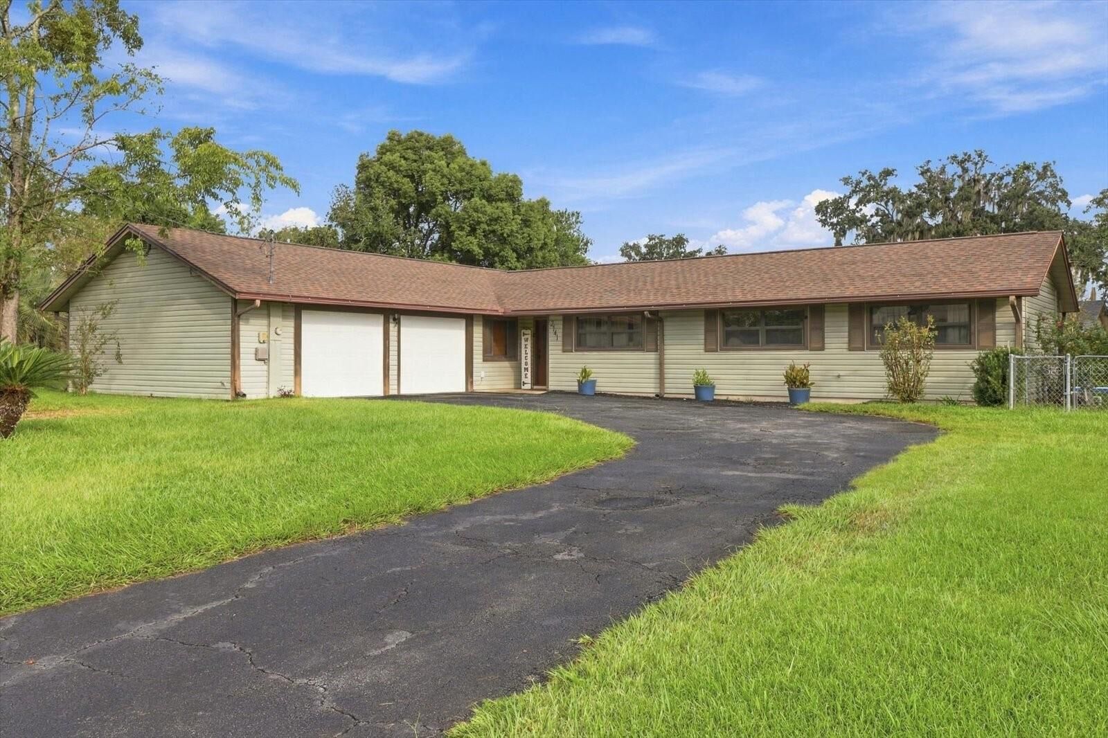 Property Photo: 2141 NE 9th Street FL 34470