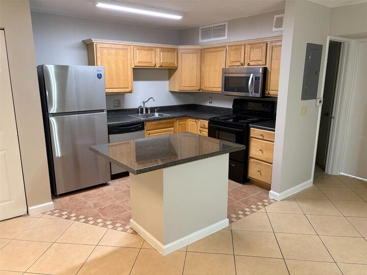 Property Photo:  360 Lakepointe Drive 202  FL 32701 