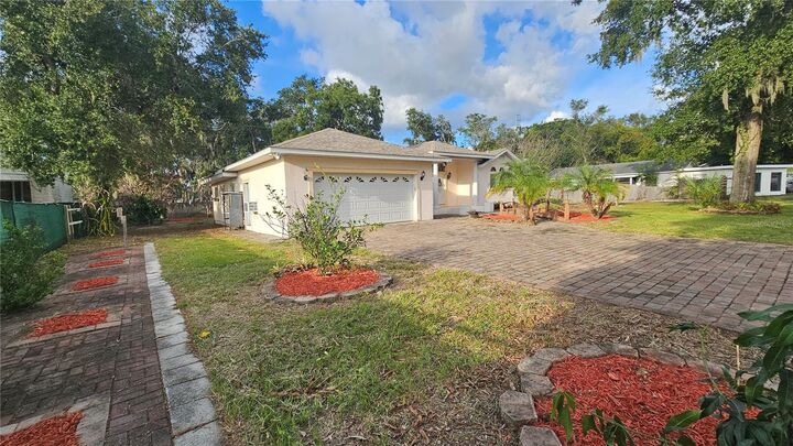 Property Photo: 25 E Chesley Avenue FL 32726