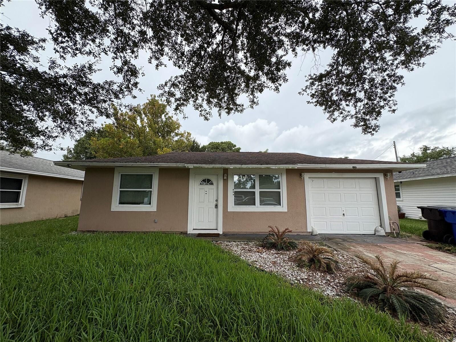 Property Photo:  142 Montana Avenue  FL 34769 