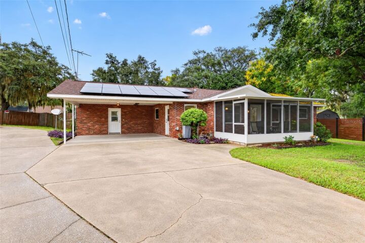 Property Photo: 552 Highland Drive FL 32726