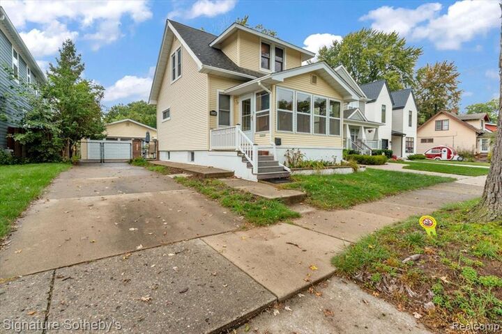Property Photo:  634 S Vermont Avenue  MI 48067 2941 