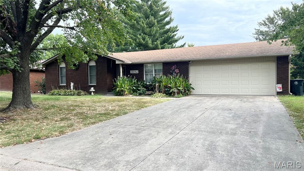 Property Photo:  3124 Laurel Lane  MO 63701 
