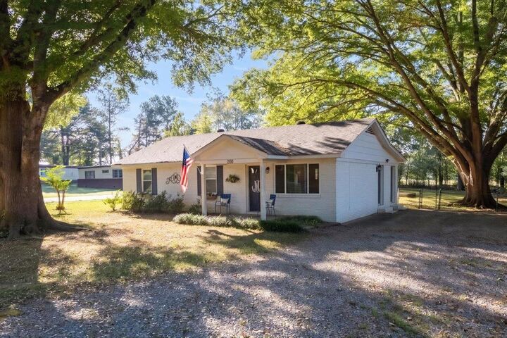 Property Photo: 200 Main St TN 38057