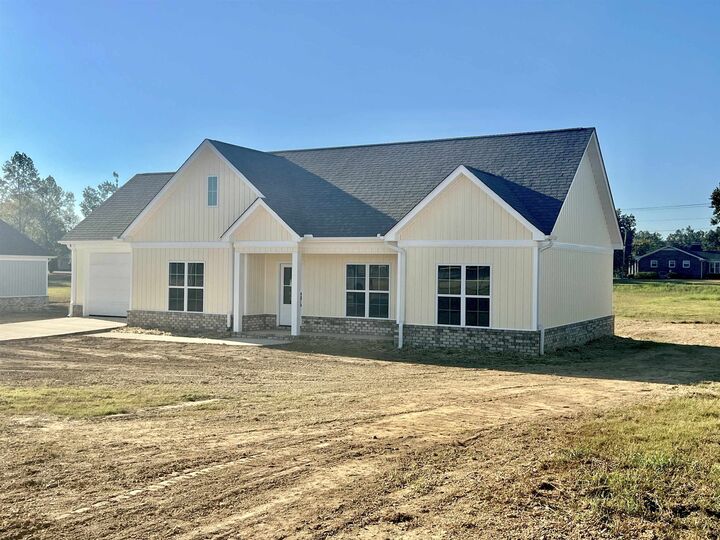 Property Photo:  110 Maple St  TN 38372 