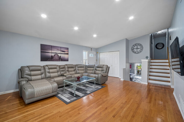 Property Photo:  8560 W Clara Drive  IL 60714 