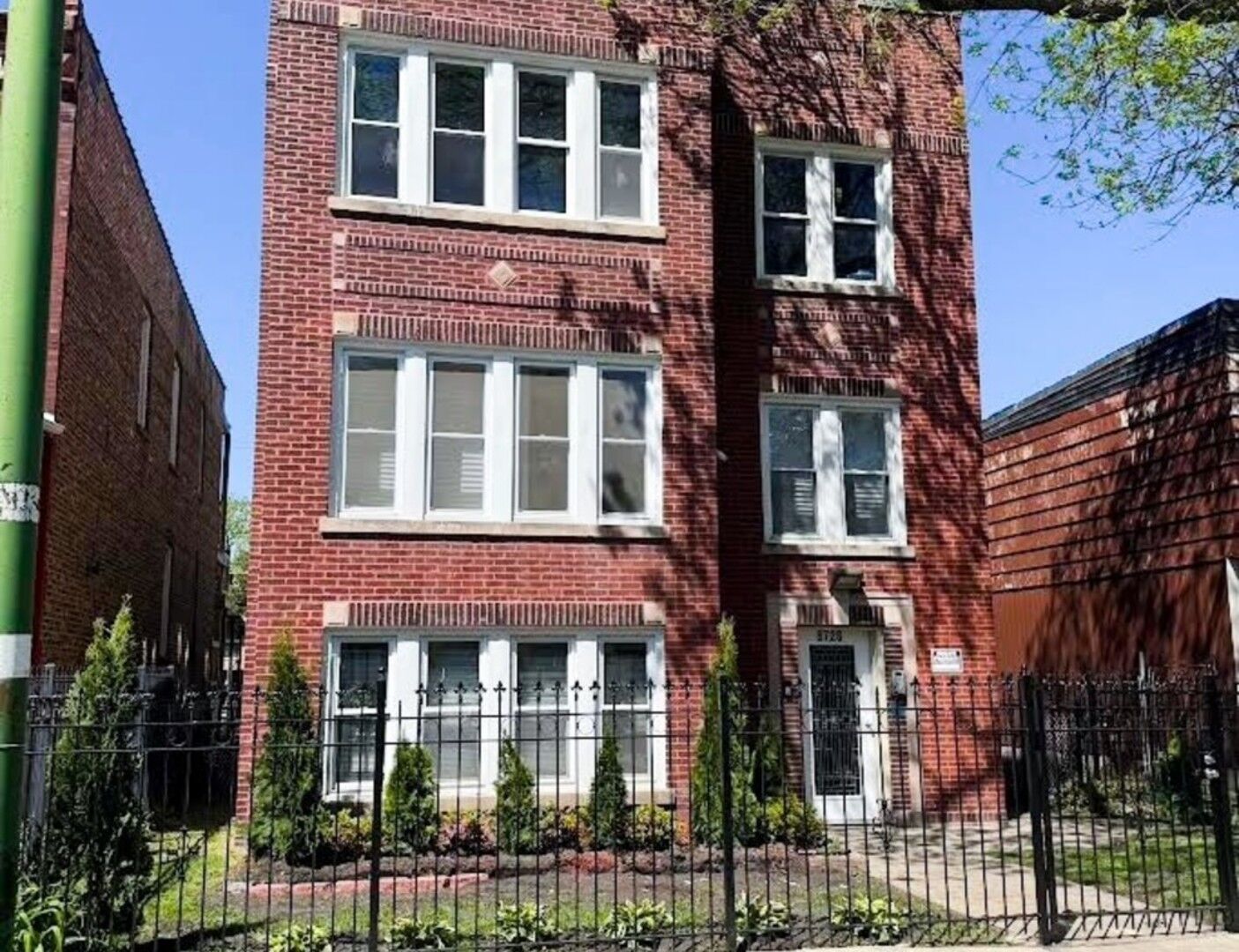 Property Photo: 6728 S Langley Avenue Llf IL 60637