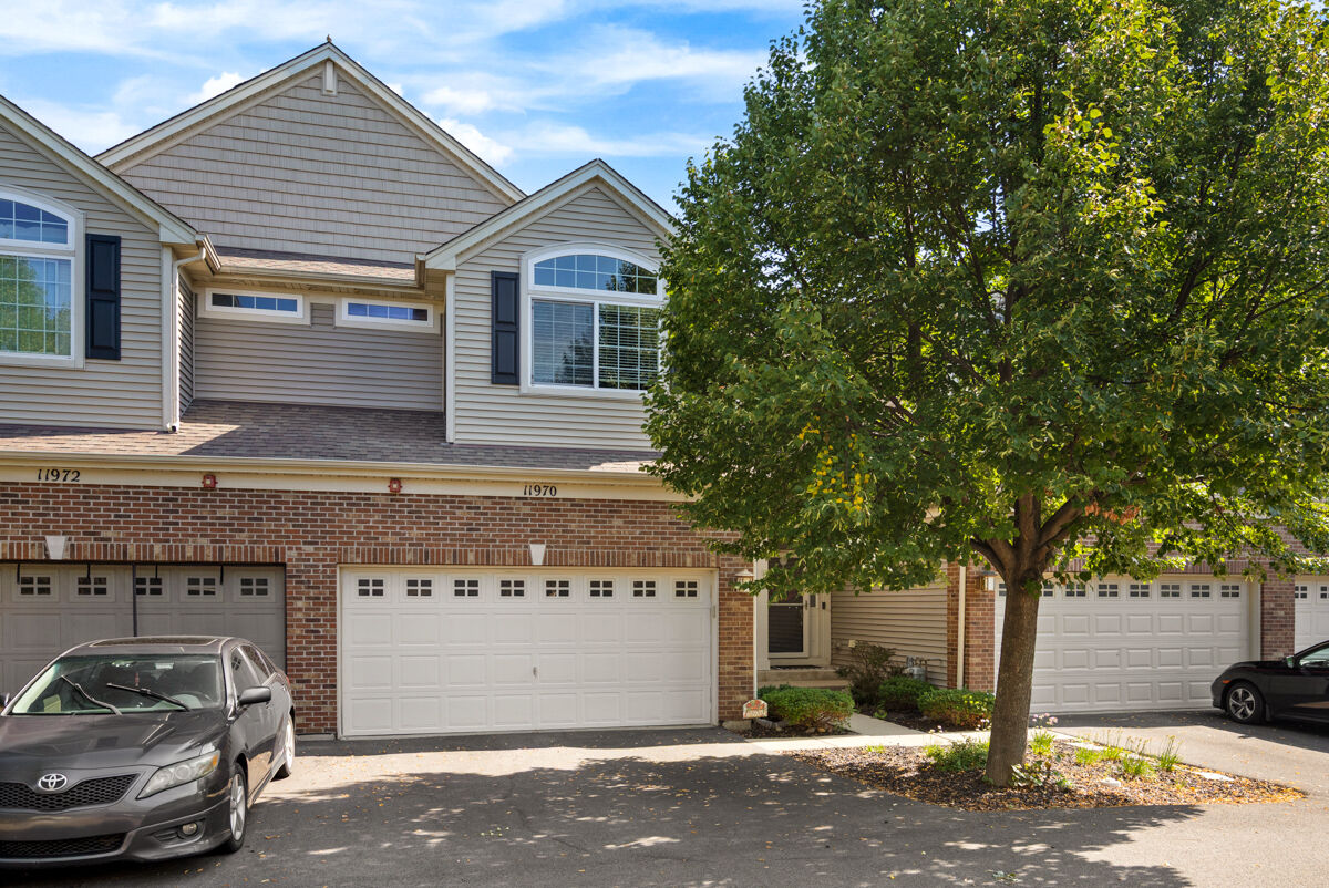 Property Photo: 11970 Brunschon Lane IL 60142