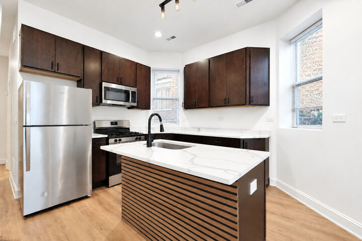 Property Photo:  6613 S Vernon Avenue  IL 60637 