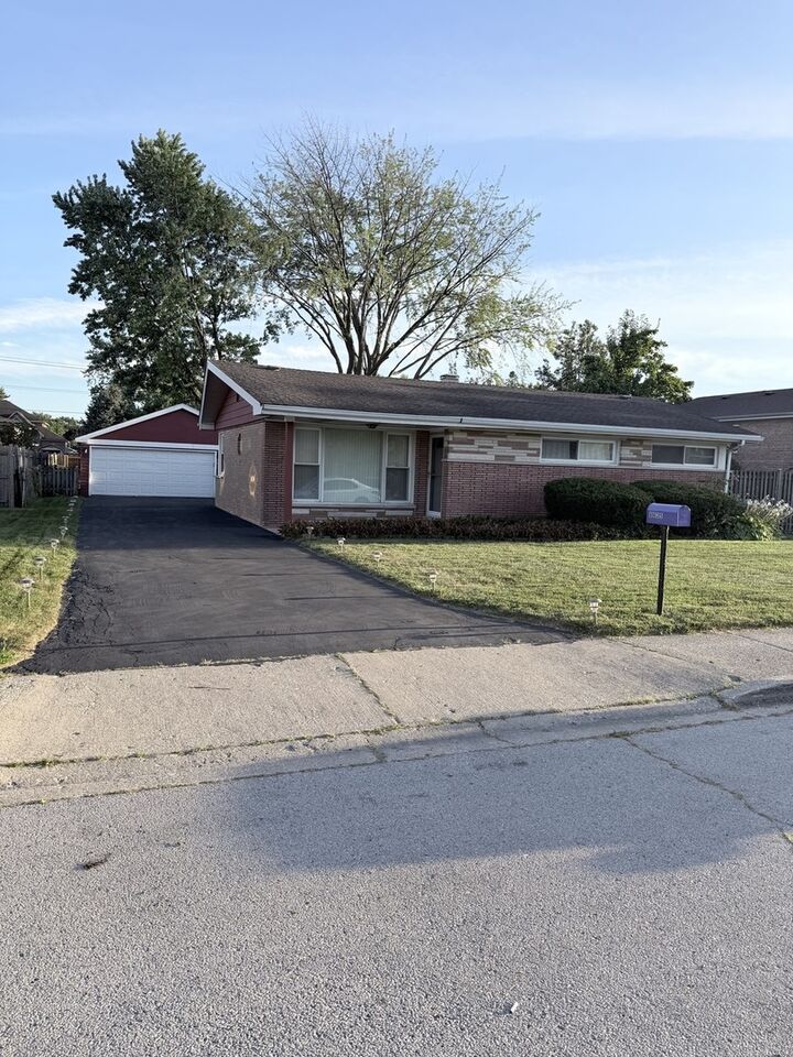 Property Photo: 6635 W 87th Street IL 60453
