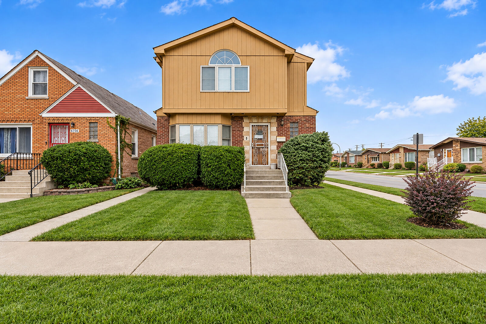 Property Photo:  8732 S East End Avenue  IL 60617 