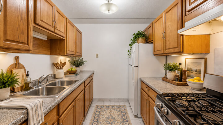 Property Photo:  281 Shorewood Drive 1D  IL 60139 