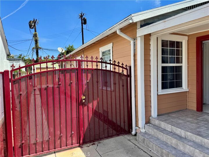 Property Photo:  19 E Platt  CA 90805 