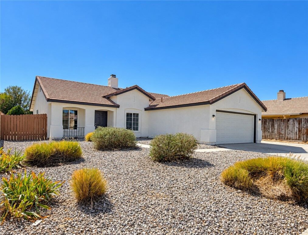 Property Photo: 6152 W Avenue J5 CA 93536