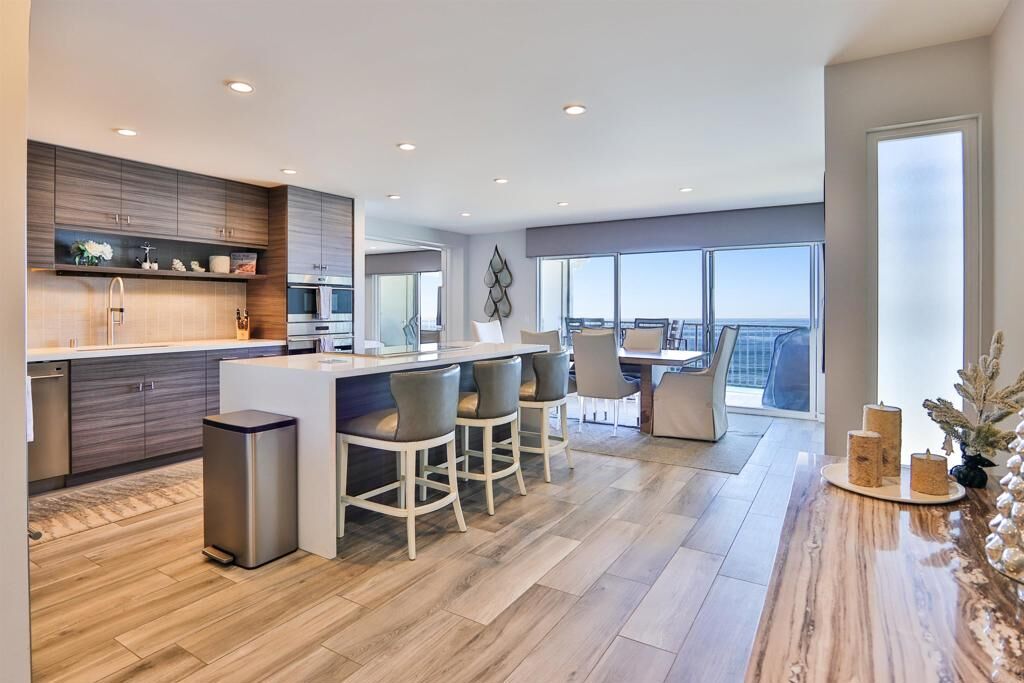 Property Photo: 861 Beachfront B CA 92075