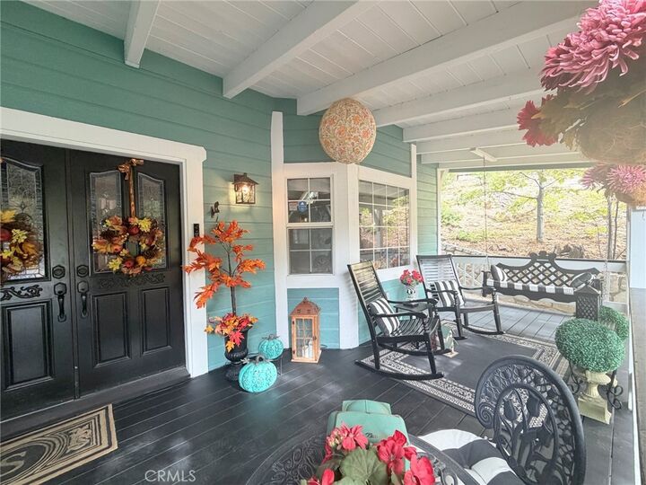 Property Photo: 934 Teakwood CA 92352
