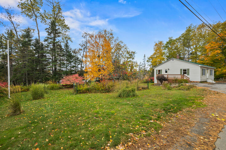 Property Photo:  52 Cross Street  ME 04970 
