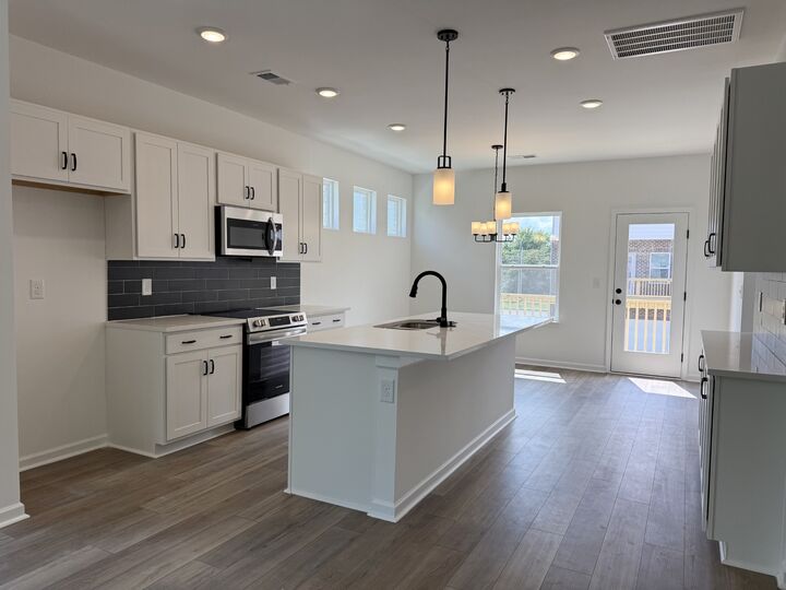 Property Photo:  140 Rosebush Ln  TN 37087 