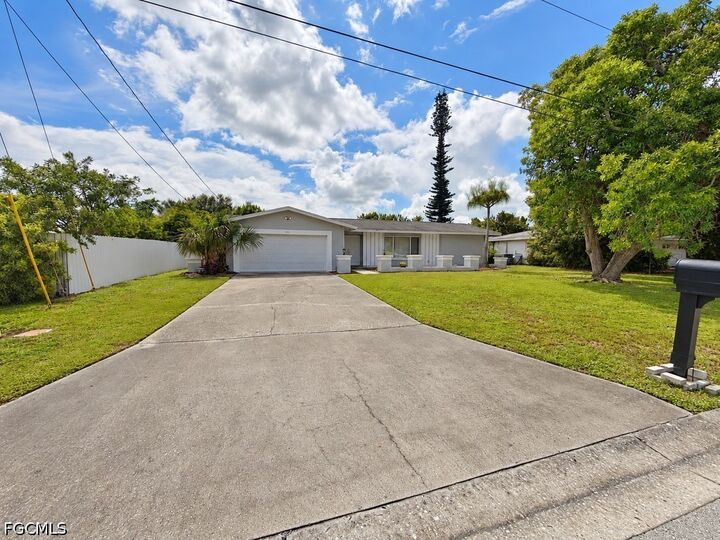 Property Photo:  1718 NE 7th Street  FL 33909 