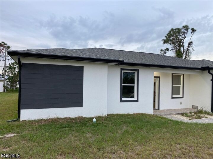 Property Photo:  13363 Drysdale Avenue  FL 33981 
