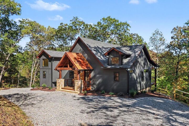 Property Photo:  172 Wolf Creek Circle  GA 30559 