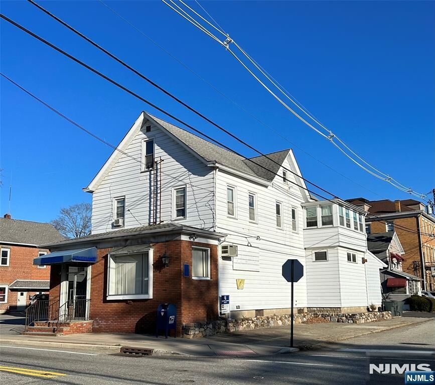 Property Photo:  636, #3 Ringwood Avenue 3  NJ 07465 