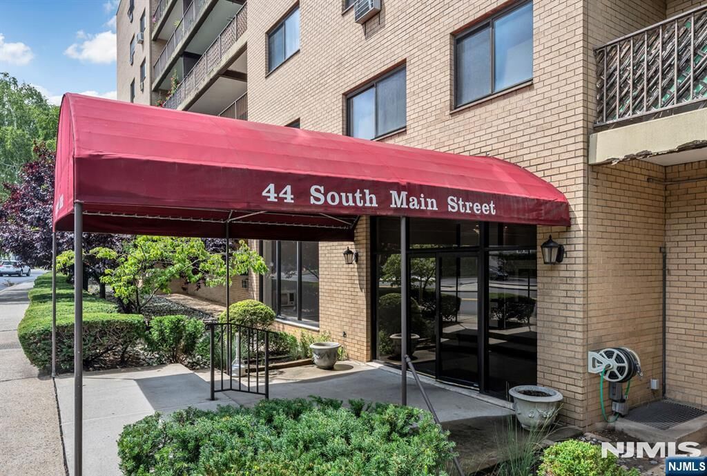 Property Photo:  44 S Main Street 6J  NJ 07644 