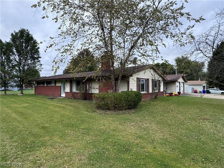 Property Photo: 9495 Seymour Drive OH 44241