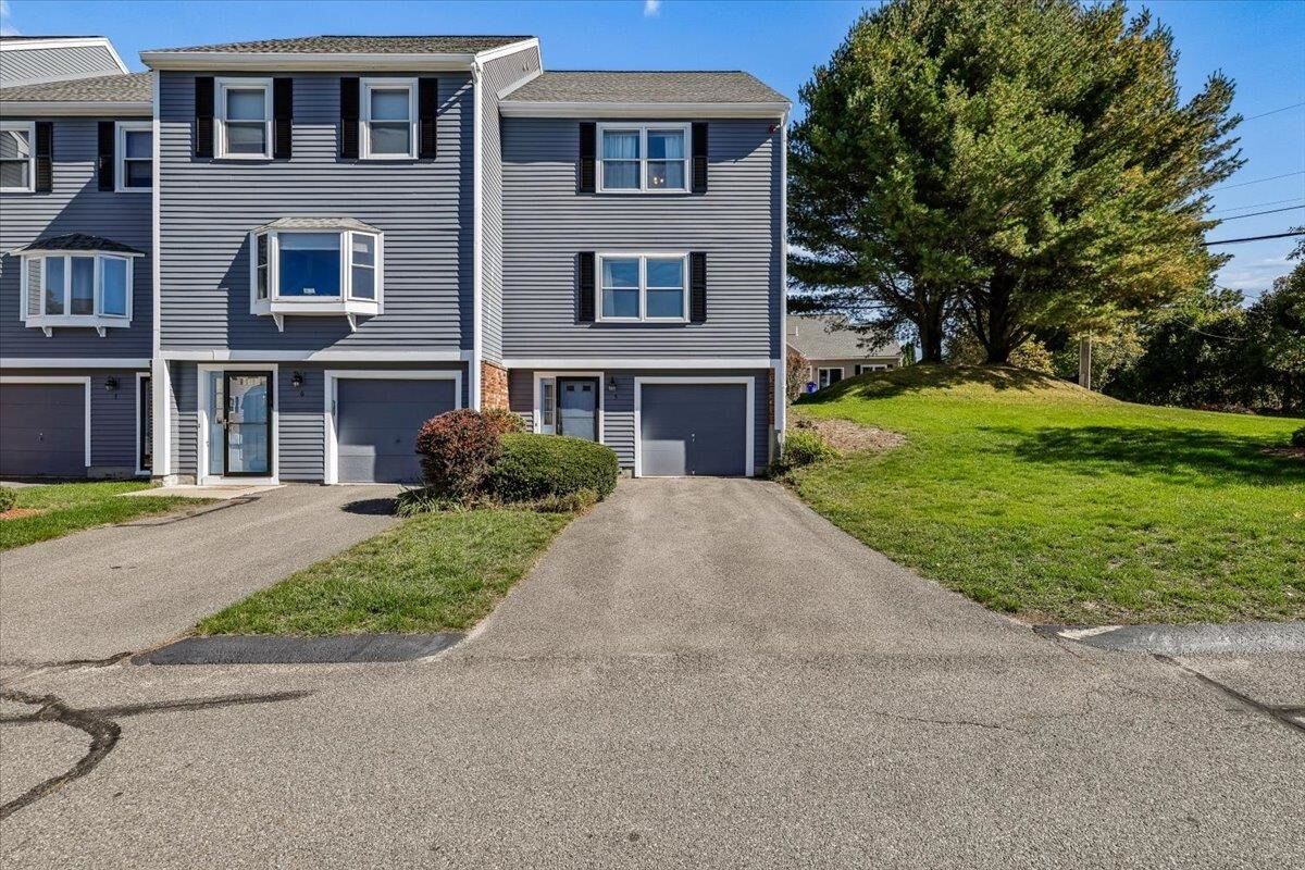 Property Photo:  5 Riviera Road  NH 03051 