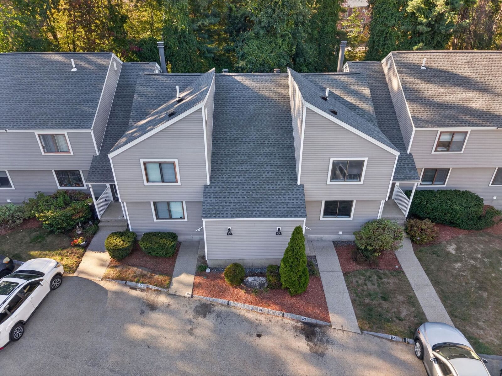 Property Photo:  3 Black Oak Drive  NH 03062 
