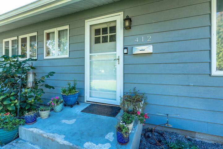Property Photo:  412 E Everett Avenue  MN 56537 
