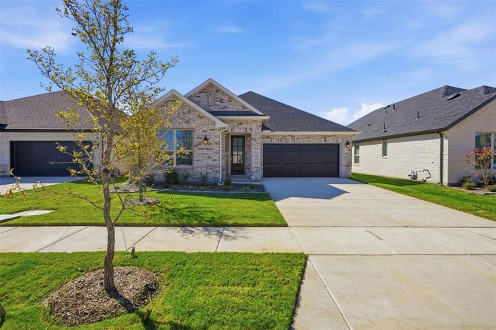 Property Photo: 1916 Beeflower Street TX 75009