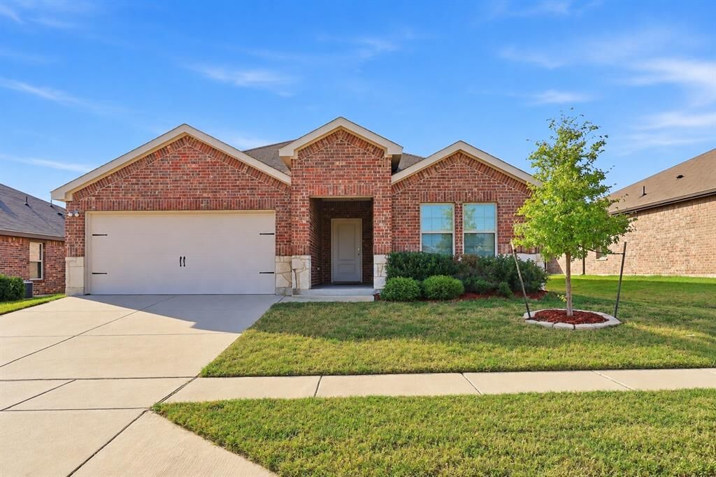 Property Photo:  2316 French Street  TX 75189 