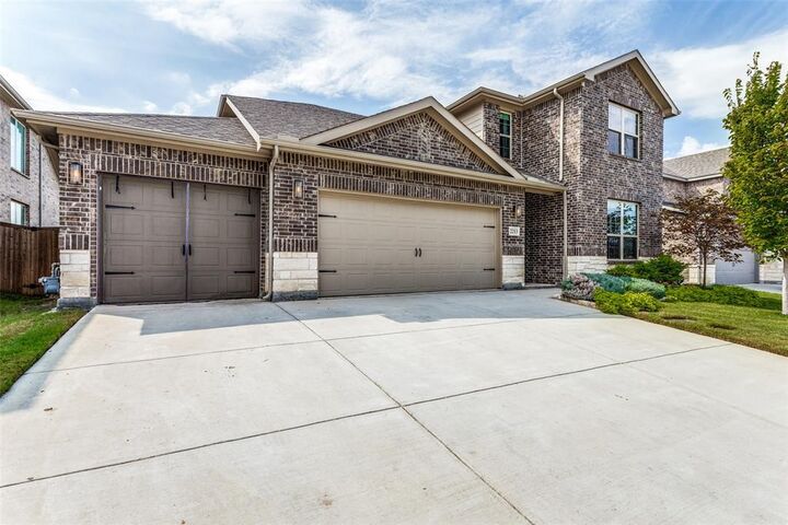 Property Photo: 2213 Lacerta Drive TX 76052