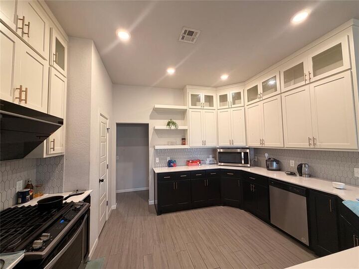 Property Photo: 6513 NW 150th Terrace OK 73142