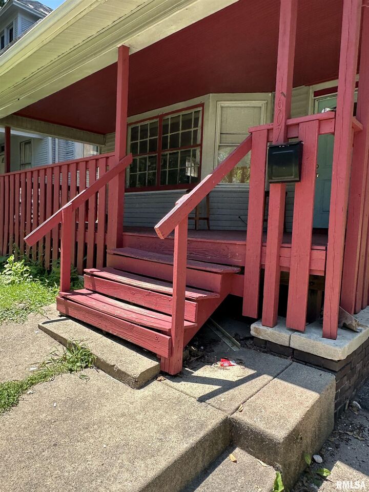 Property Photo:  1607 N Bigelow Street  IL 61604 