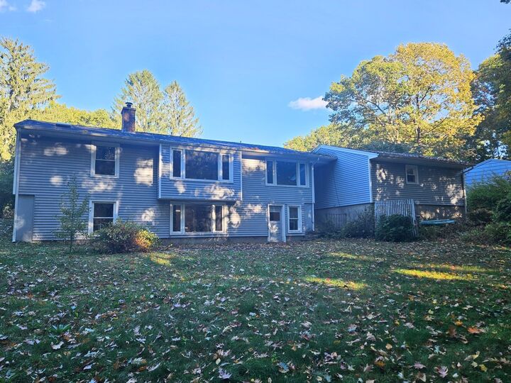 Property Photo:  29 Laurel Hill Ln  MA 01520 