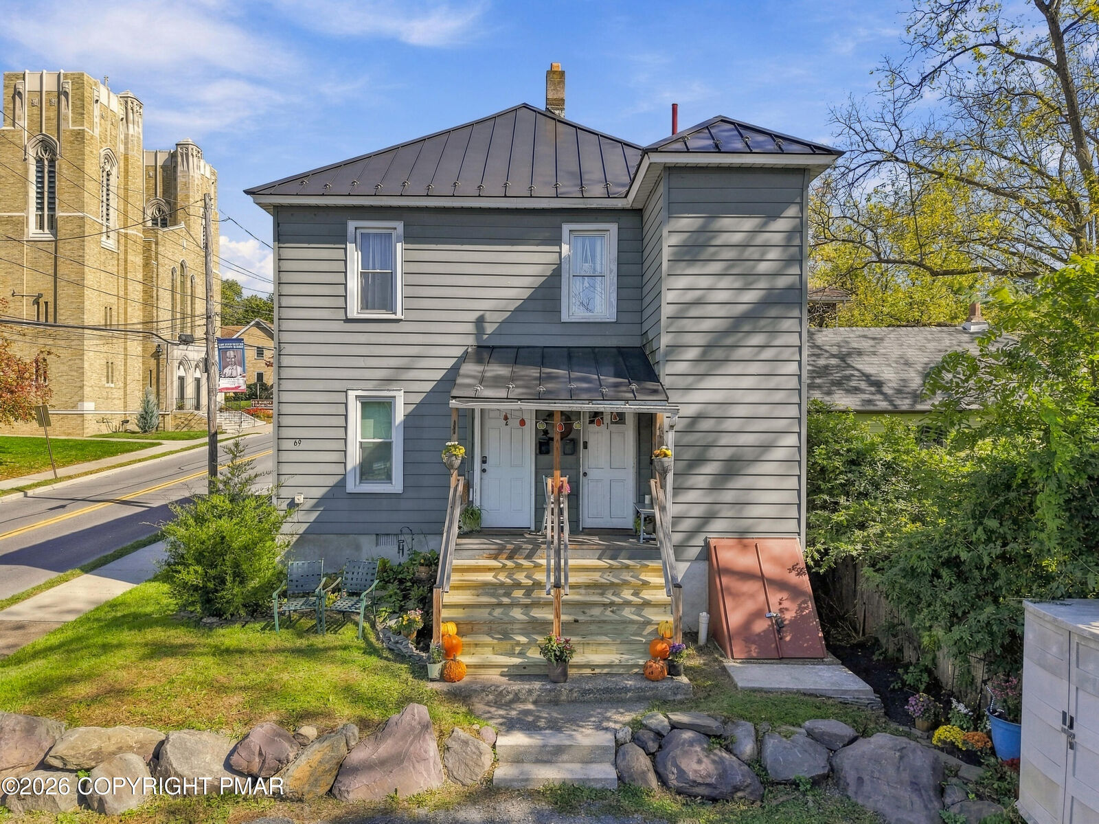 Property Photo:  69 Ridgeway Street  PA 18301 