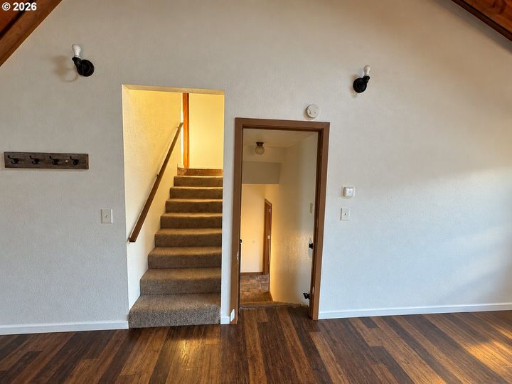 Property Photo: 1182 Jackson Ave OR 97411