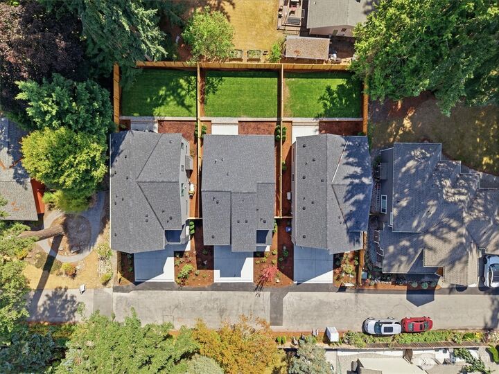 Property Photo:  10028  Slater Avenue  WA 98033 