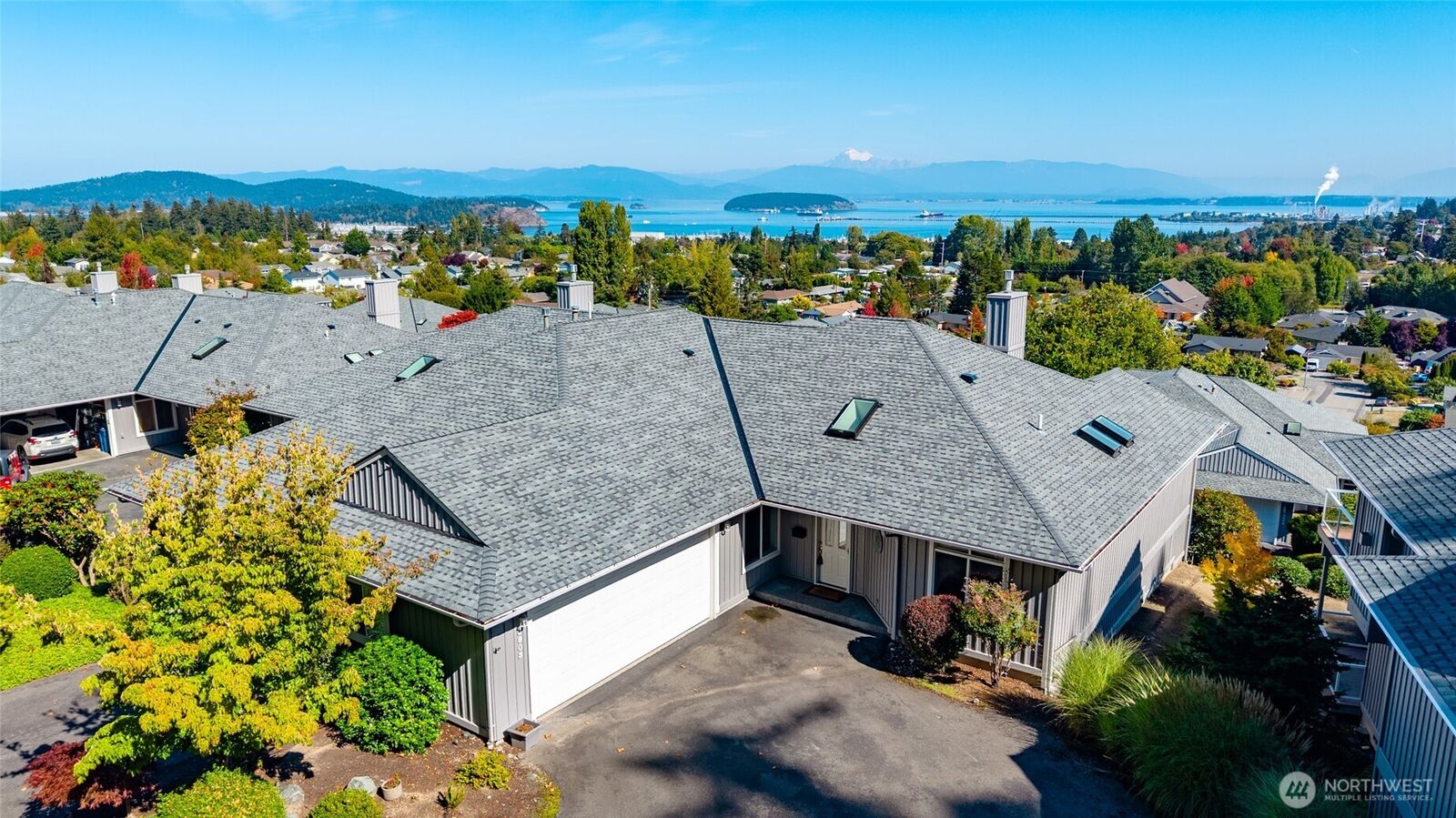 Property Photo: 3903 Ridge Top WA 98221