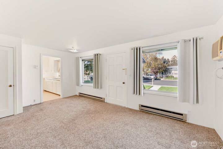 Property Photo: 1318 SW C Street WA 98823