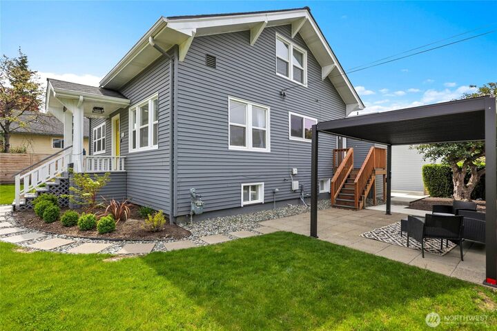 Property Photo:  7901  16th Avenue SW  WA 98106 