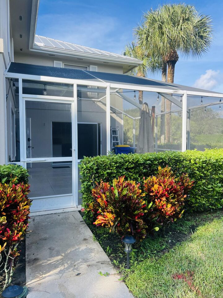 Property Photo:  2833 SW Lakemont Place  FL 34990 