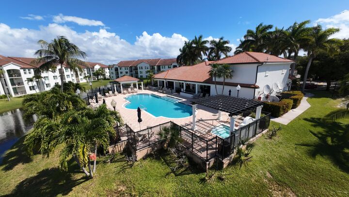 Property Photo:  110 Villa Circle 110  FL 33435 