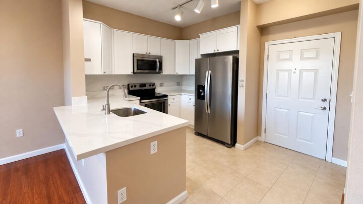 Property Photo: 533 NE 3rd Avenue 548 FL 33301