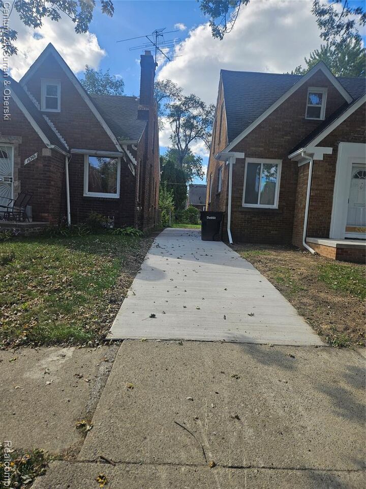 Property Photo:  16755 Rutherford Street  MI 48235 