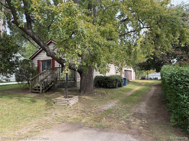 Property Photo:  2685 Melvin Avenue  MI 48307 