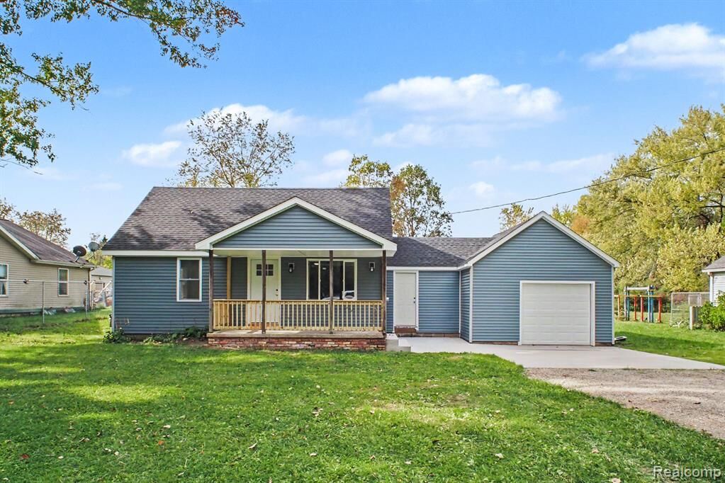 Property Photo:  2465 Howald Avenue  MI 48504 