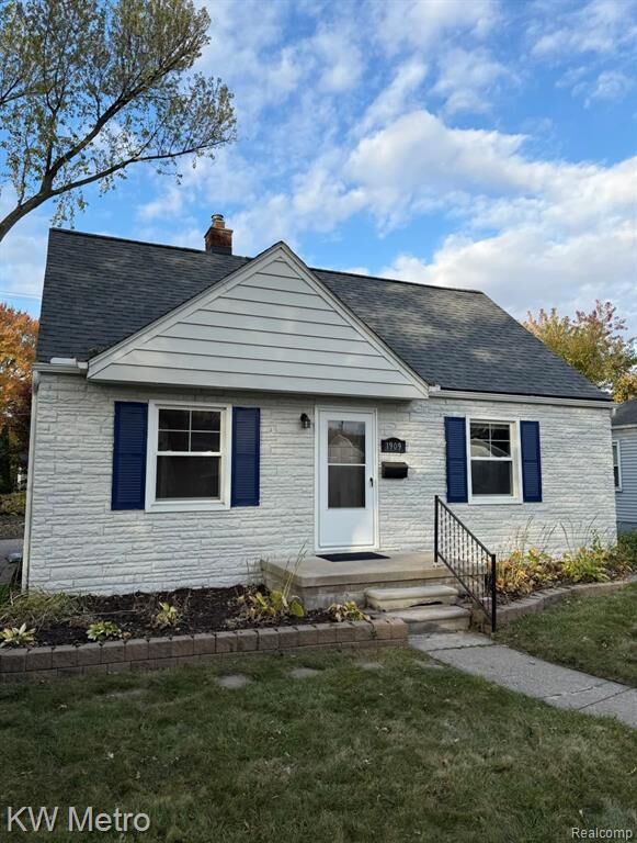 Property Photo:  1909 Barrett Avenue  MI 48067 